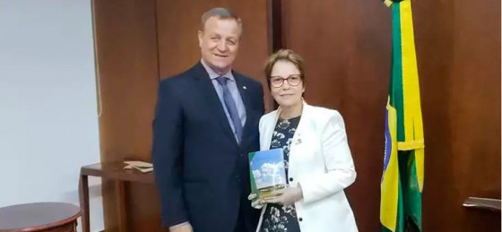 O chefe do Serviço Florestal Brasileiro, Valdir Colatto, ao lado da ministra Tereza Cristina, do Mapa, é cotado para assumir comando do Incra