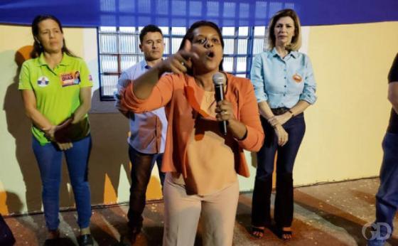 Gisela Simona durante ato de campanha, em 2018, em defesa da candidato de Fagundes ao governo de MT.