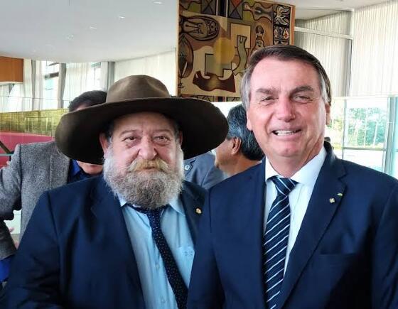 barbudo e bolsonaro.jpeg