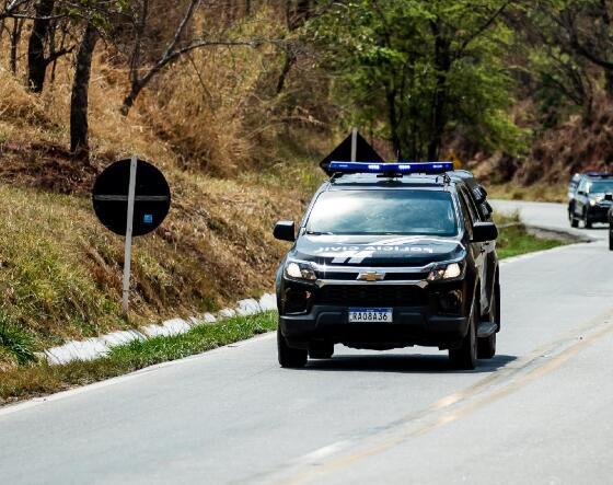 Viatura na estrada 2.jpg