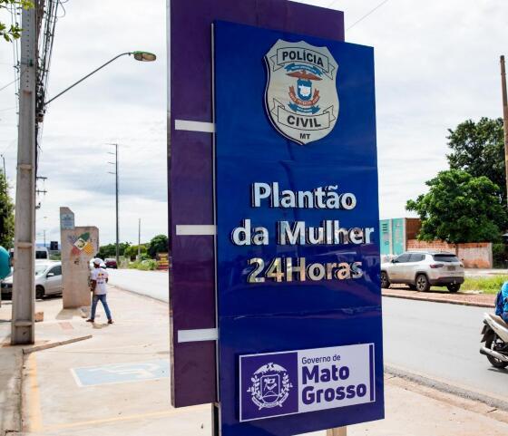 Plantão da Mulher fachada.jpg