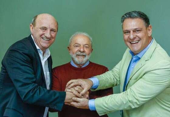 Favaro e Neri com lula.jpg