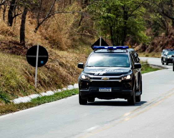 Viatura na estrada 1.jpg