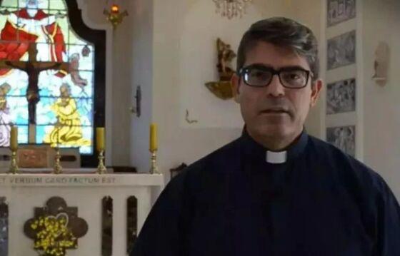 PADRE ENGRAVIDA.jpg