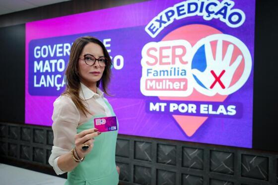 MT POR ELAS.jpg