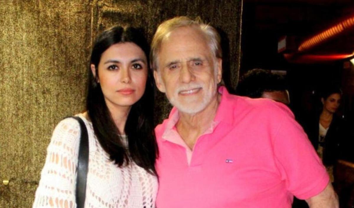 francisco cuoco e namorada.jpeg