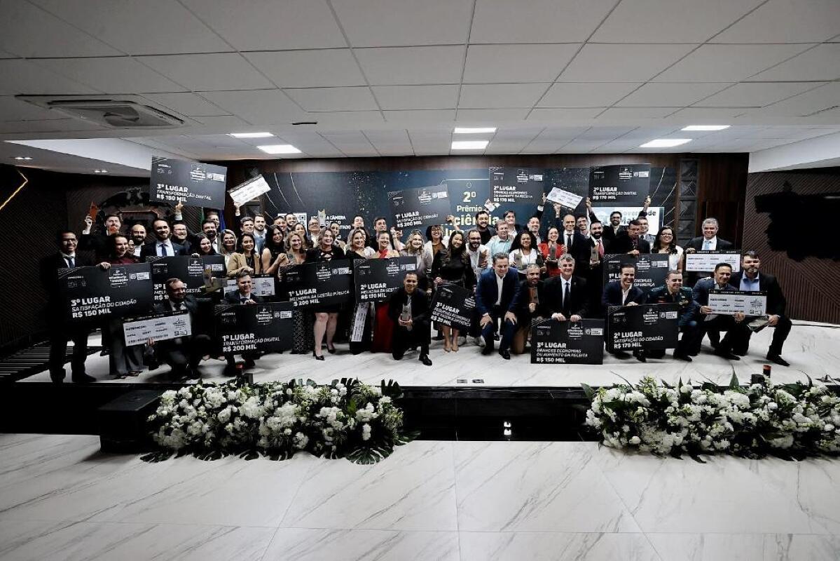 Governo de MT premia 56 servidores no 2º Prêmio de Eficiência e Inovação em Práticas Públicas 1 vencedores premio.jpg