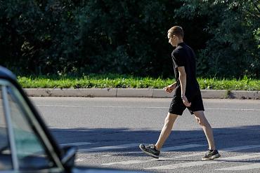 Psicólogos revelam o que um simples aceno no trânsito diz sobre você