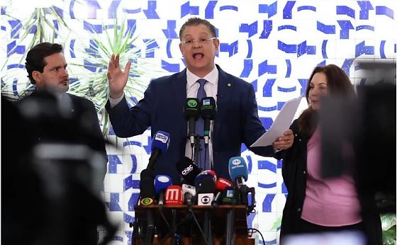 sóstenes lapso de memória.jpg