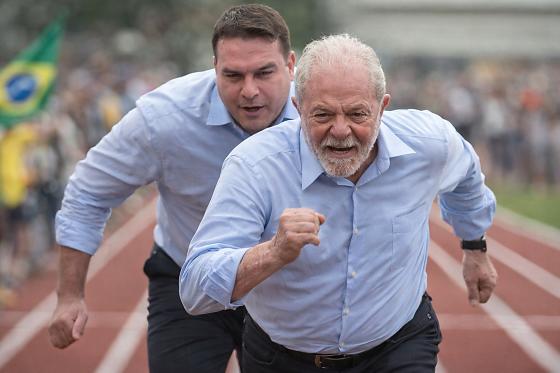 Lula e Flávio bolsonaro.png